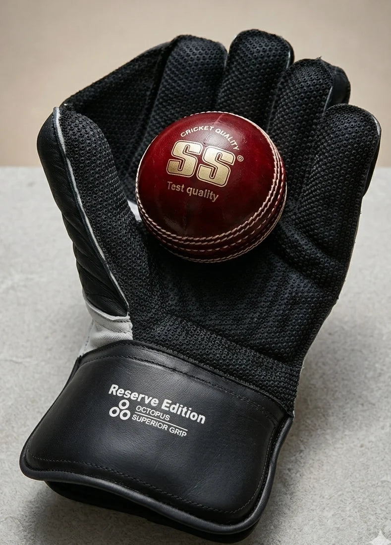 Close up view of SS Abhishek Sharma Player English Willow Cricket Bat on turf showing straight grains and profile