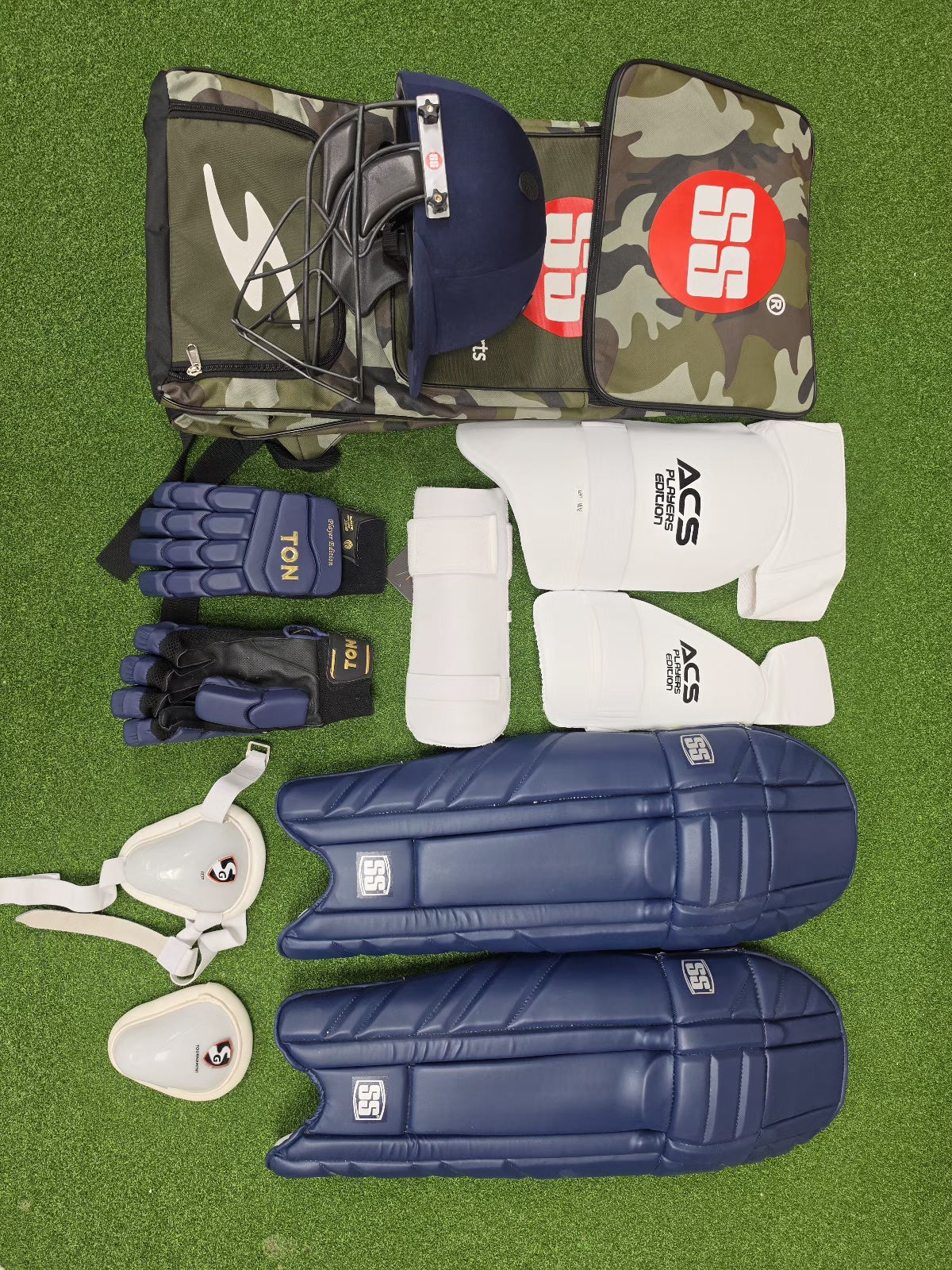 Superlite navy blue batting pads with full cricket kit for left hand batsman