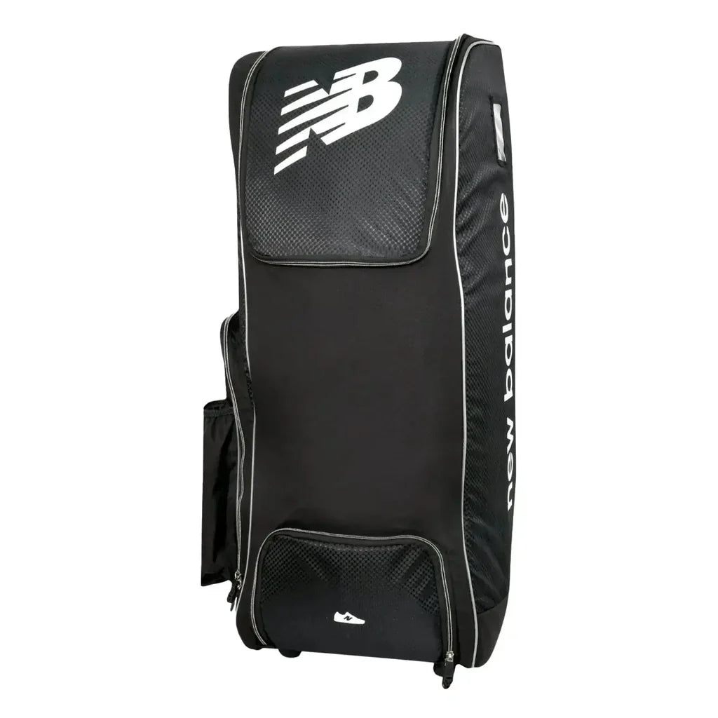 New Balance 8i Wheelie Duffle Bag (2026)