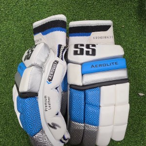 SS AEROLITE Cricket Batting Gloves avaiable RIGHT HAND BATSMAN